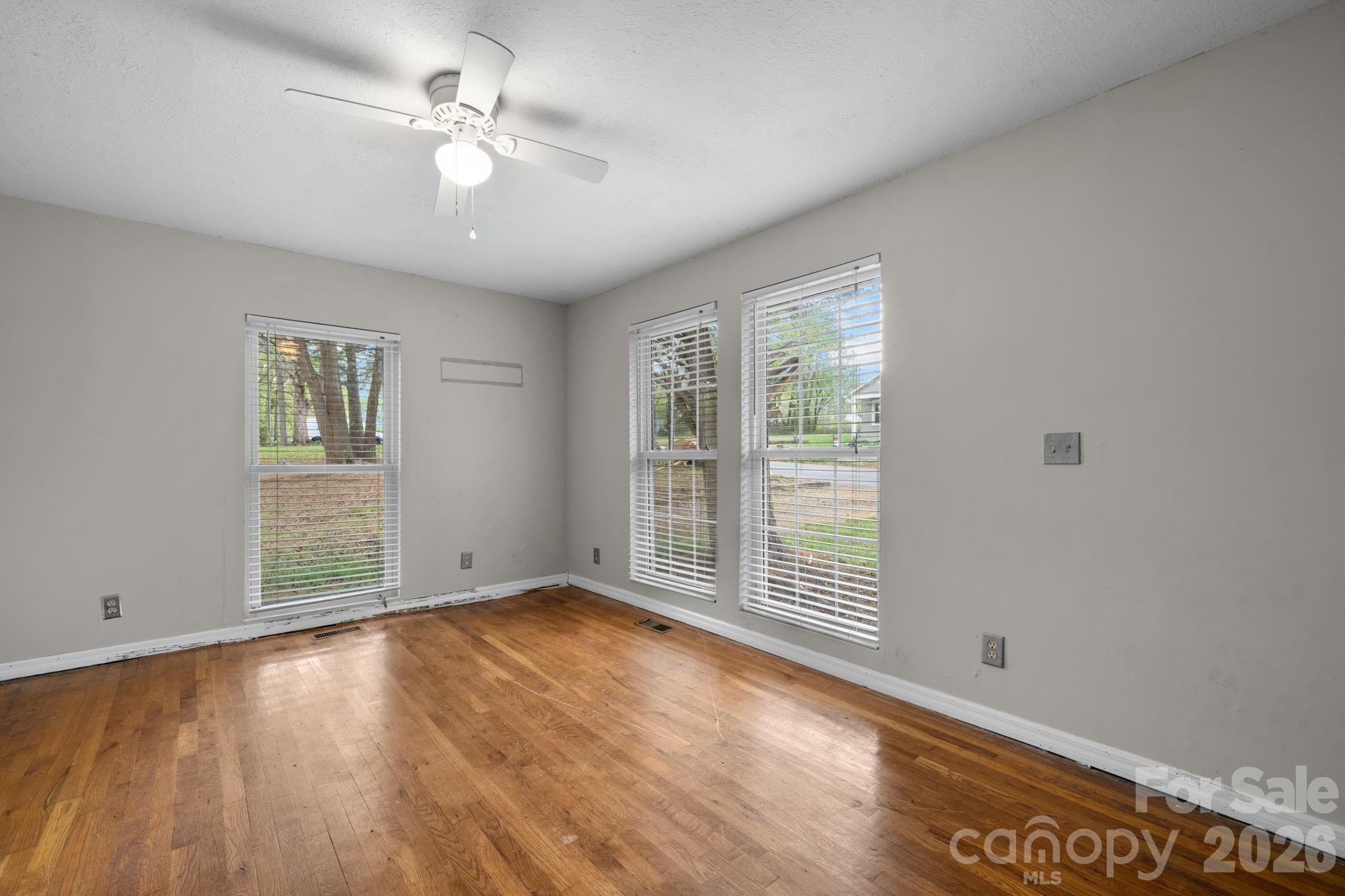 1604 4th Street Northeast Hickory, NC 28601 - Photo 29 of 46