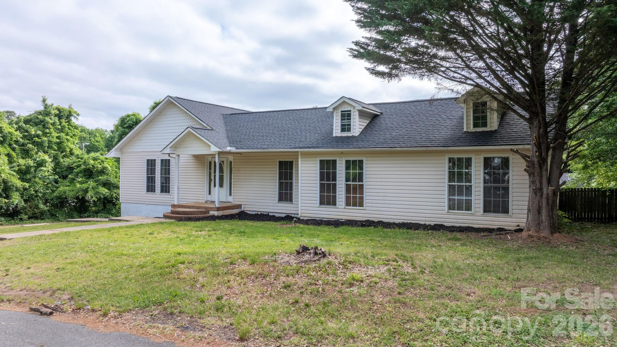 1604 4th Street Northeast Hickory, NC 28601 - Photo 34 of 46
