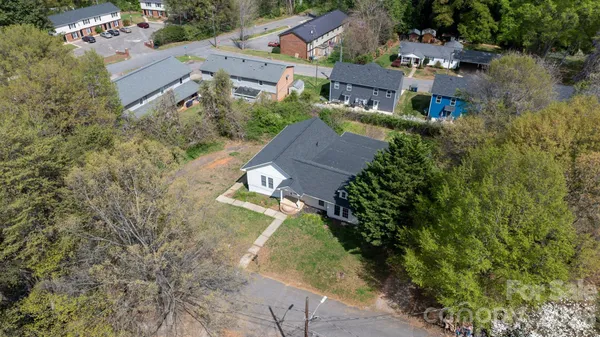 $275,000 | 1604 4th Street Northeast, Hickory, NC 28601