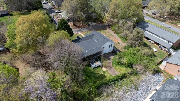 $275,000 | 1604 4th Street Northeast, Hickory, NC 28601