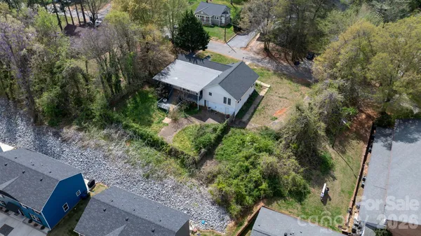 $275,000 | 1604 4th Street Northeast, Hickory, NC 28601