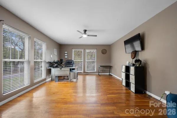 $275,000 | 1604 4th Street Northeast, Hickory, NC 28601