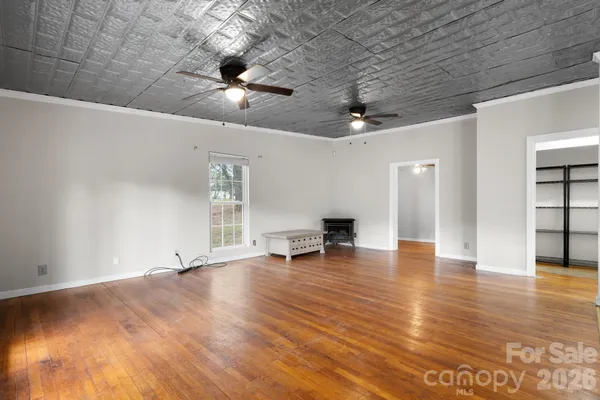 $275,000 | 1604 4th Street Northeast, Hickory, NC 28601
