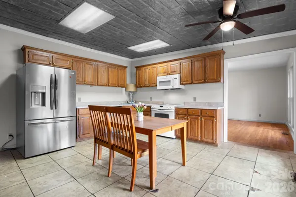 $275,000 | 1604 4th Street Northeast, Hickory, NC 28601