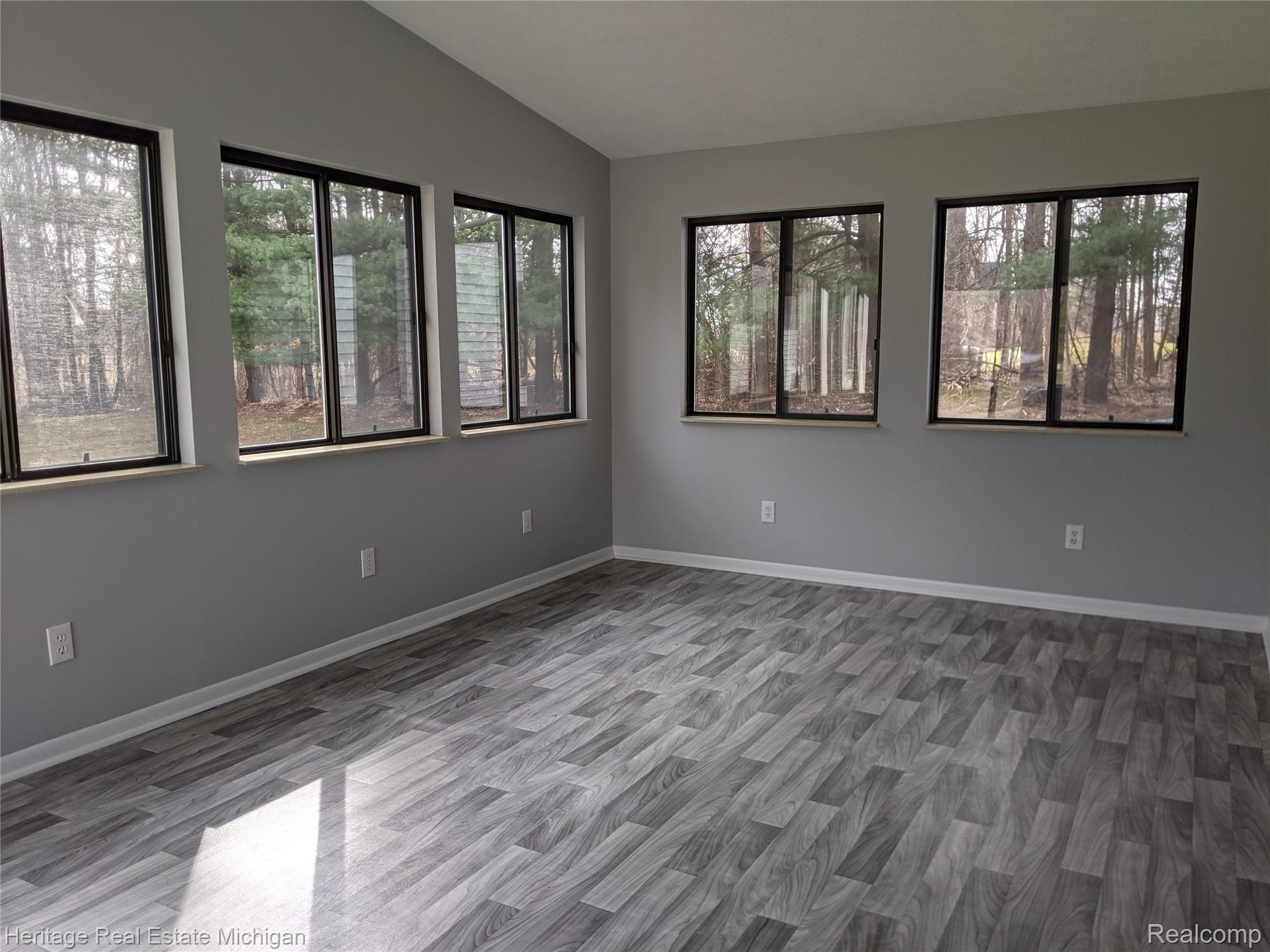 5640 Byron Road Howell, MI 48855 - Photo 4 of 7 3 season room