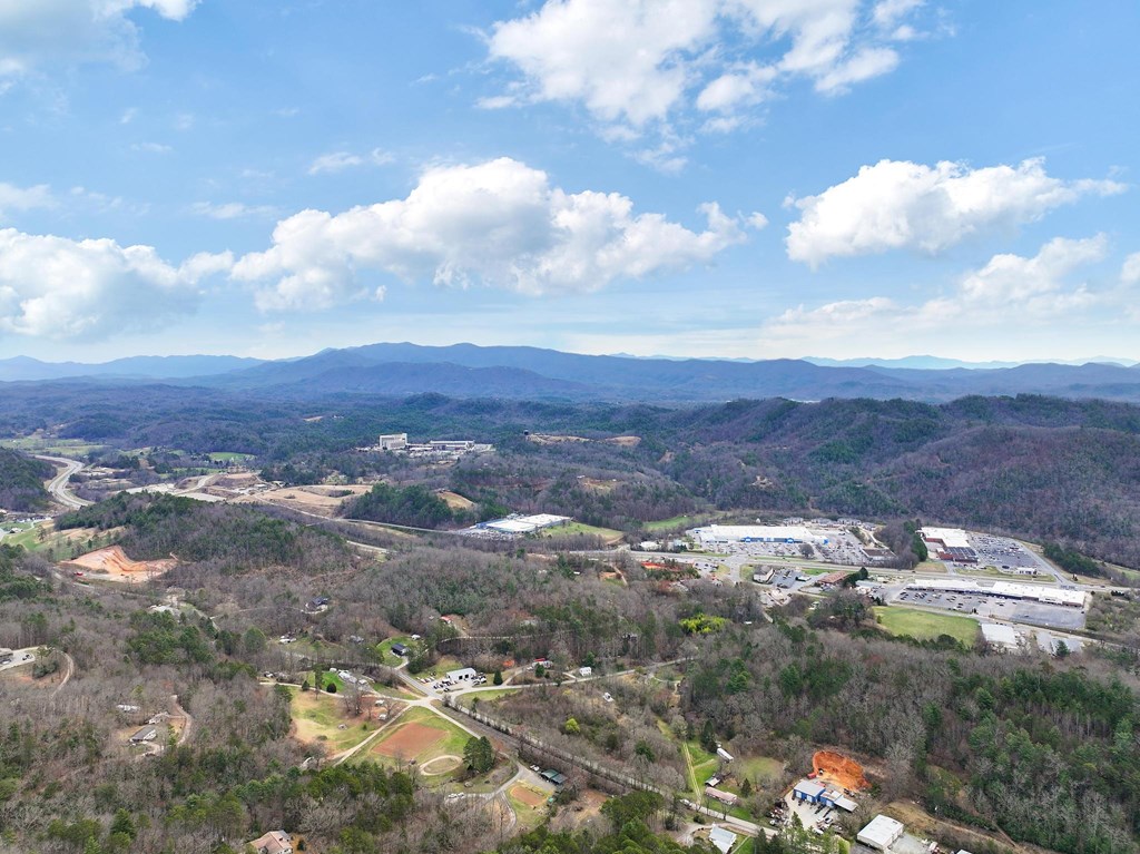 1304 Pleasant Valley Road Murphy, NC 28906 - Photo 8 of 15 Gallery Image 8