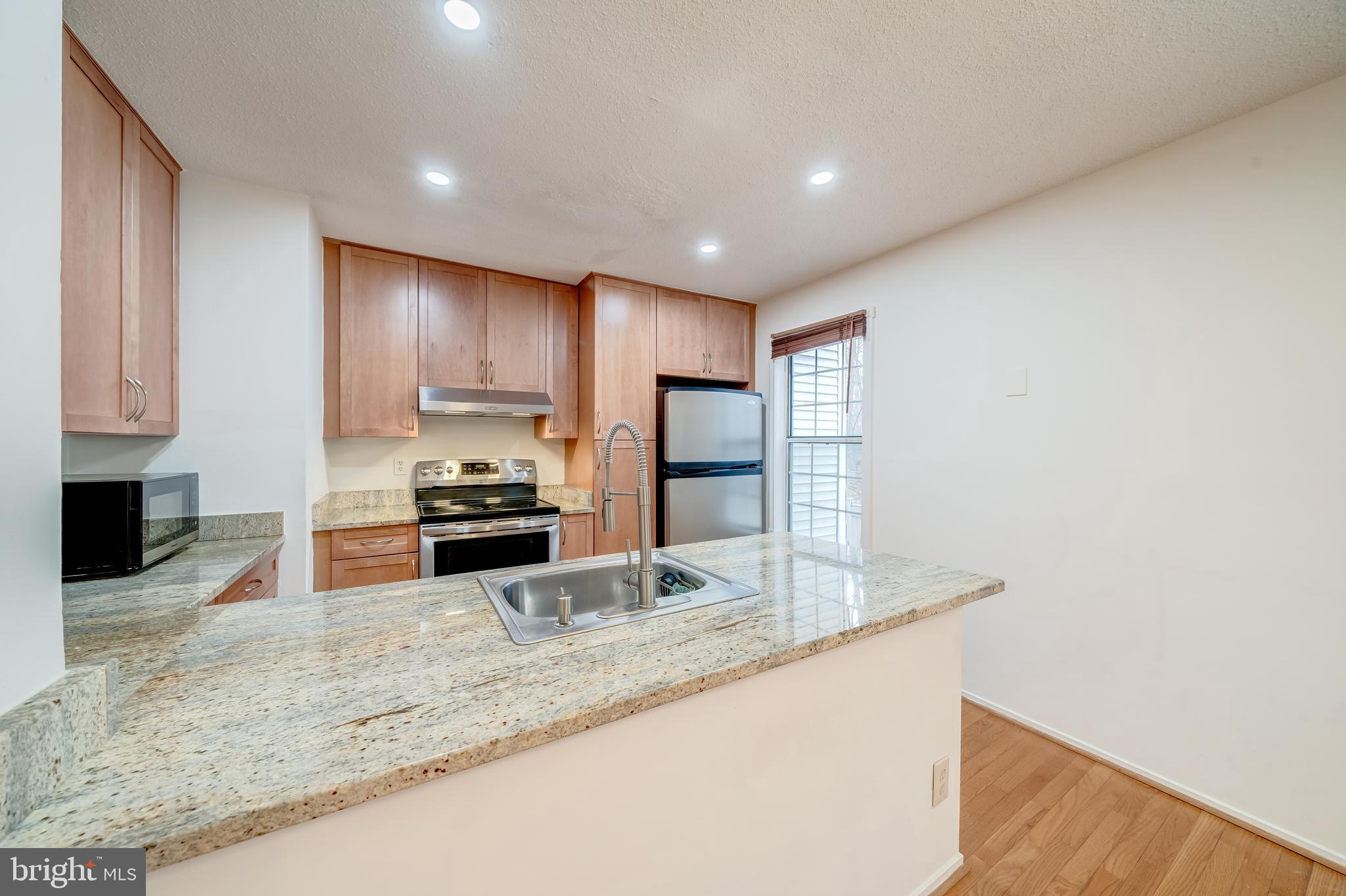 2350 Branleigh Park Court Reston, VA 20191 - Photo 4 of 41