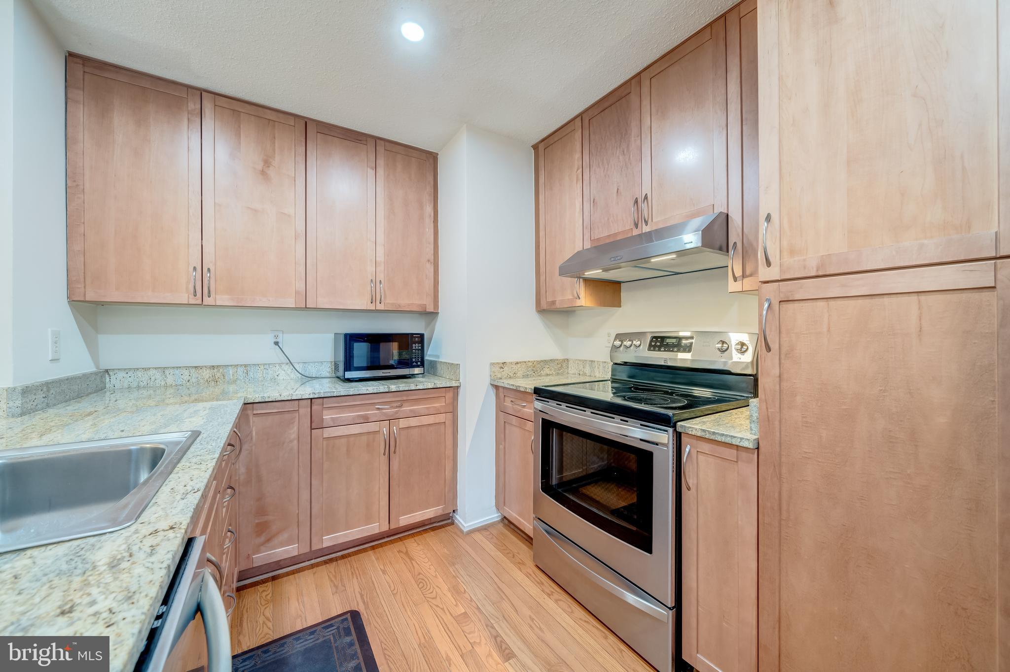 2350 Branleigh Park Court Reston, VA 20191 - Photo 8 of 41