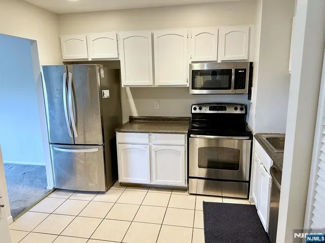 $450,000 | 1111 River Road, Unit E17, Edgewater, NJ 07020