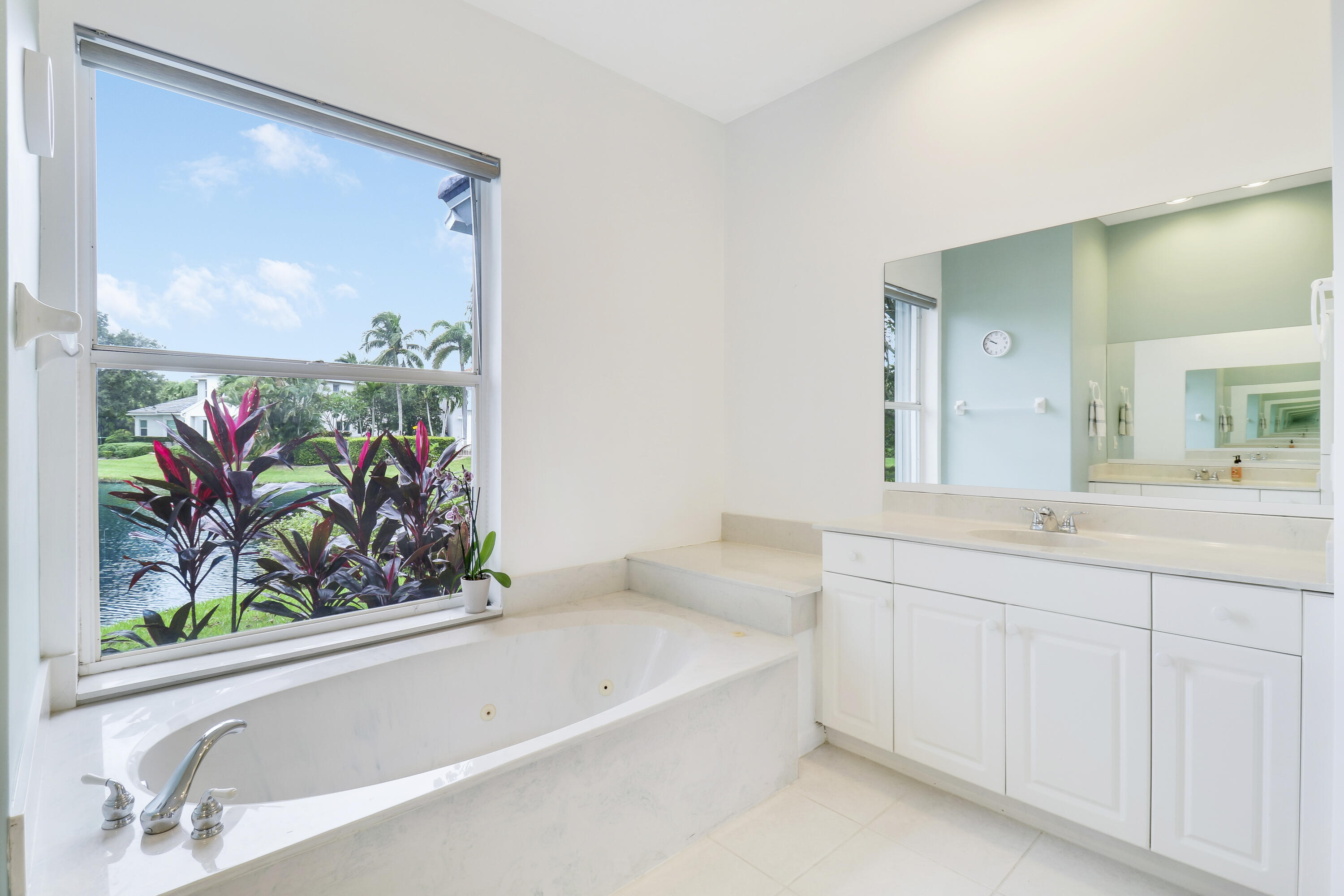 234 Sparrow Point Jupiter, FL 33458 - Photo 32 of 64 Primary Bath II