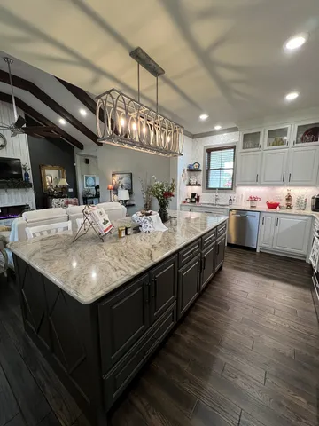 $639,900 | 351 Michael Circle, Lafayette, TN 37083