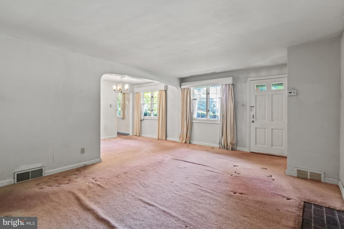 572 Sheffield Drive Springfield, PA 19064 - Photo 3 of 24 Gallery Image 3