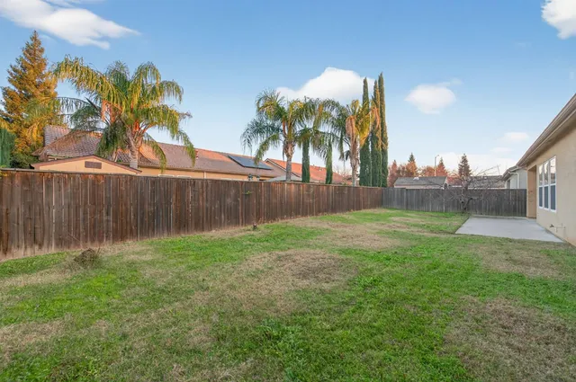 $515,000 | 2445 Kaweah Avenue, Clovis, CA 93619