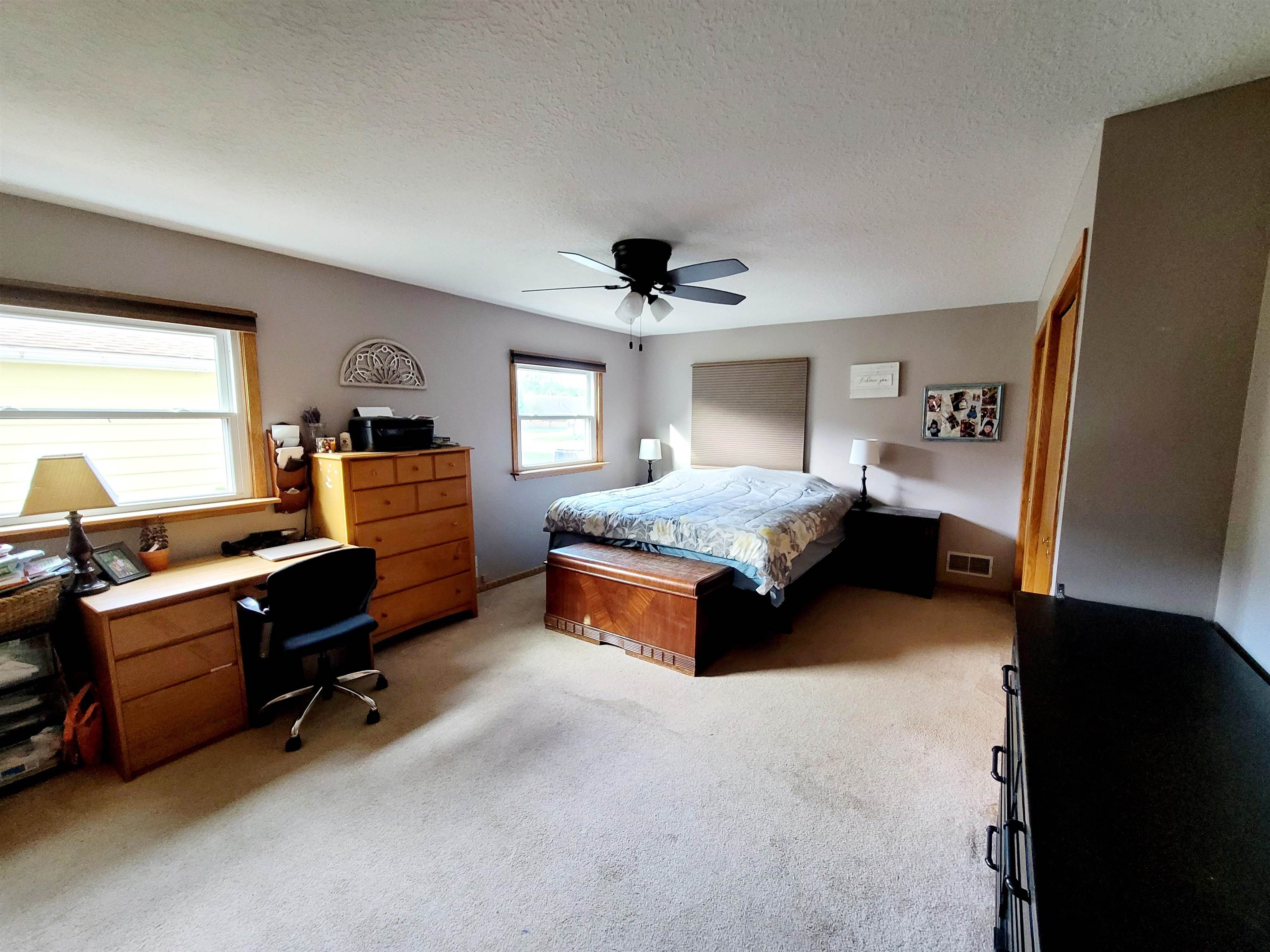 5975 South Mission Road Mount Pleasant, MI 48858 - Photo 12 of 36
