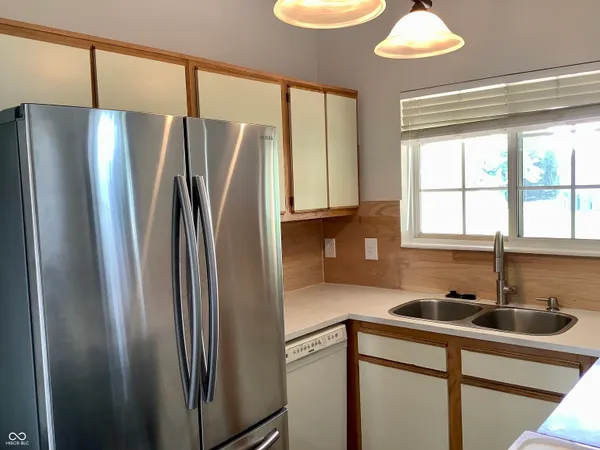 $265,000 | 61 Meadow Creek Boulevard, Whiteland, IN 46184