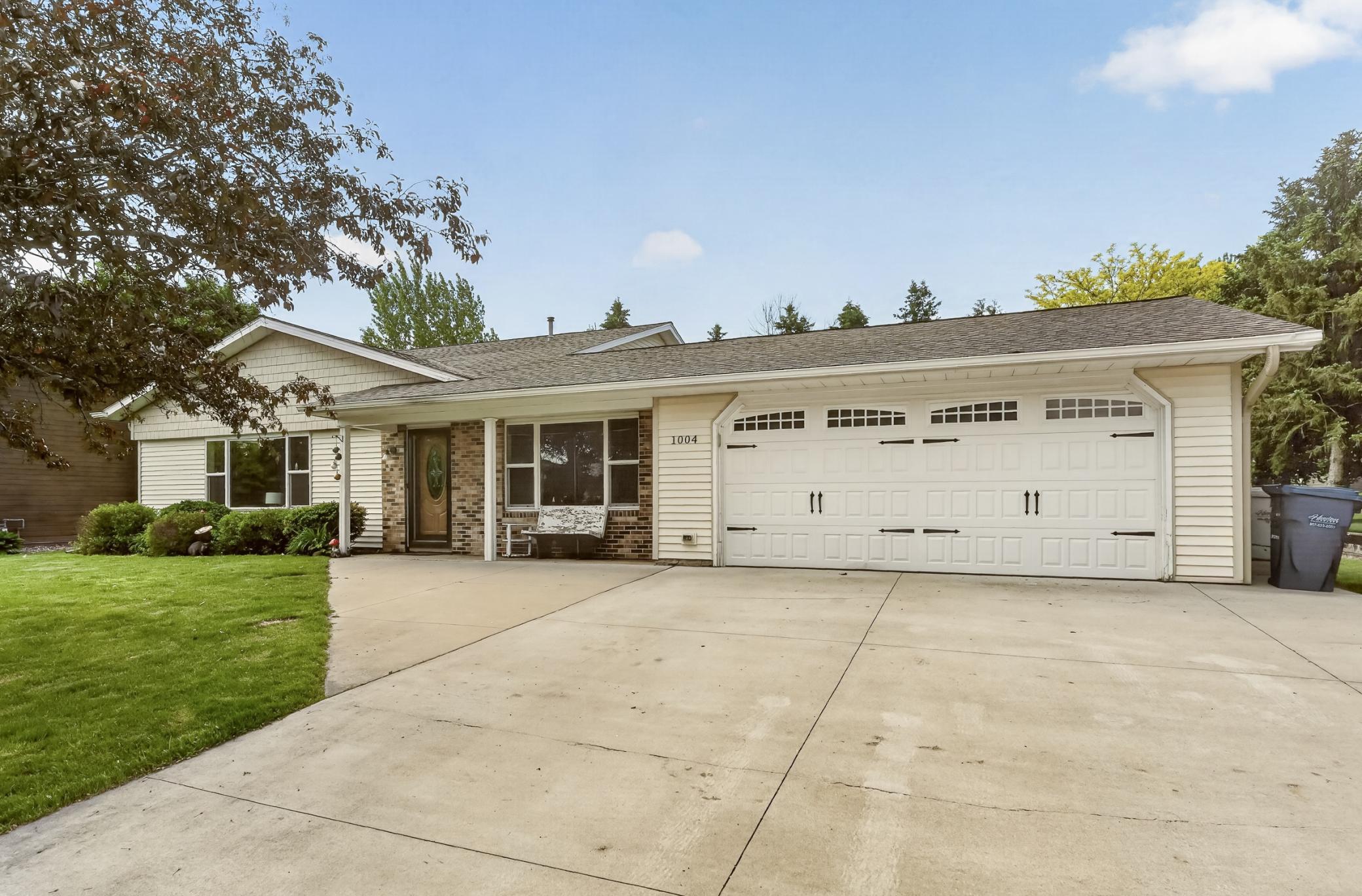 1004 6th Street Northwest Dodge Center, MN 55927 - Photo 1 of 25