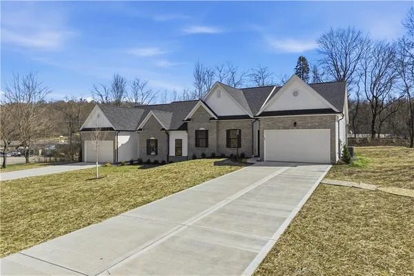 $849,000 | 100-102 Huselton Drive, Butler, PA 16002