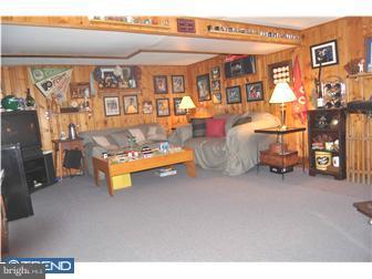 3128 Maple Road Huntingdon Valley, PA 19006 - Photo 6 of 12 Family Room