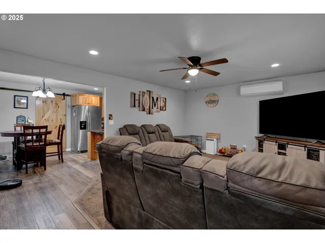 $420,000 | 164 Moon Hill Road, Tenmile, OR 97481