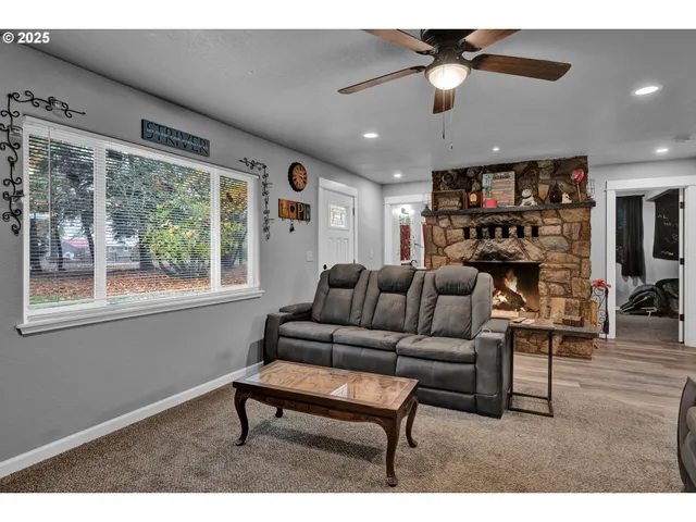 $420,000 | 164 Moon Hill Road, Tenmile, OR 97481