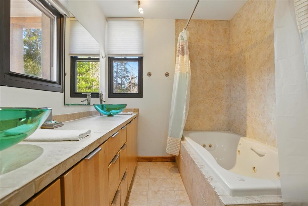 36 Mountain Valley Road Bethel, ME 04217 - Photo 70 of 99 070-6_primary_bathroom_c