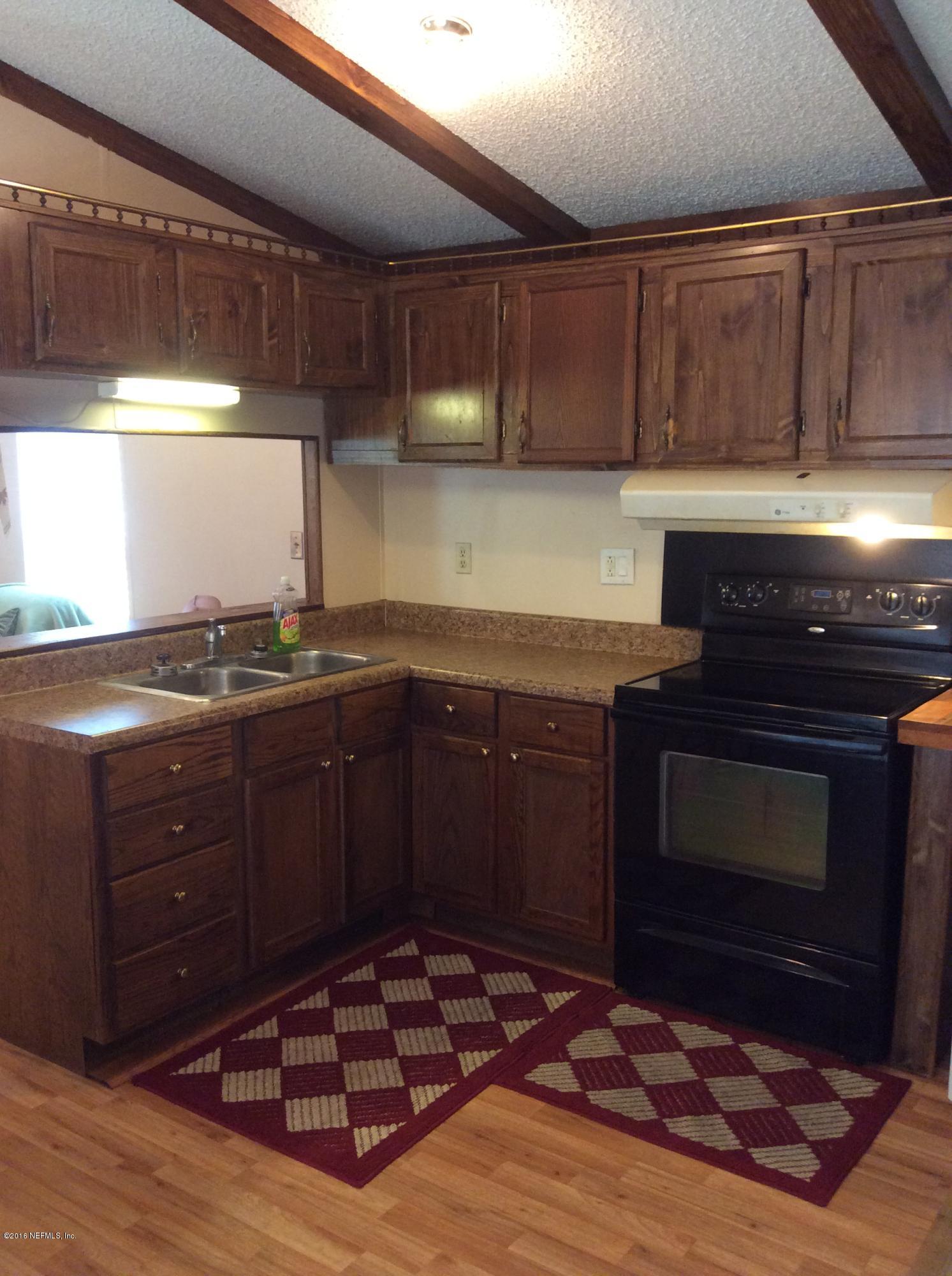 123 Creekside Road Satsuma, FL 32189 - Photo 4 of 21 kitchen