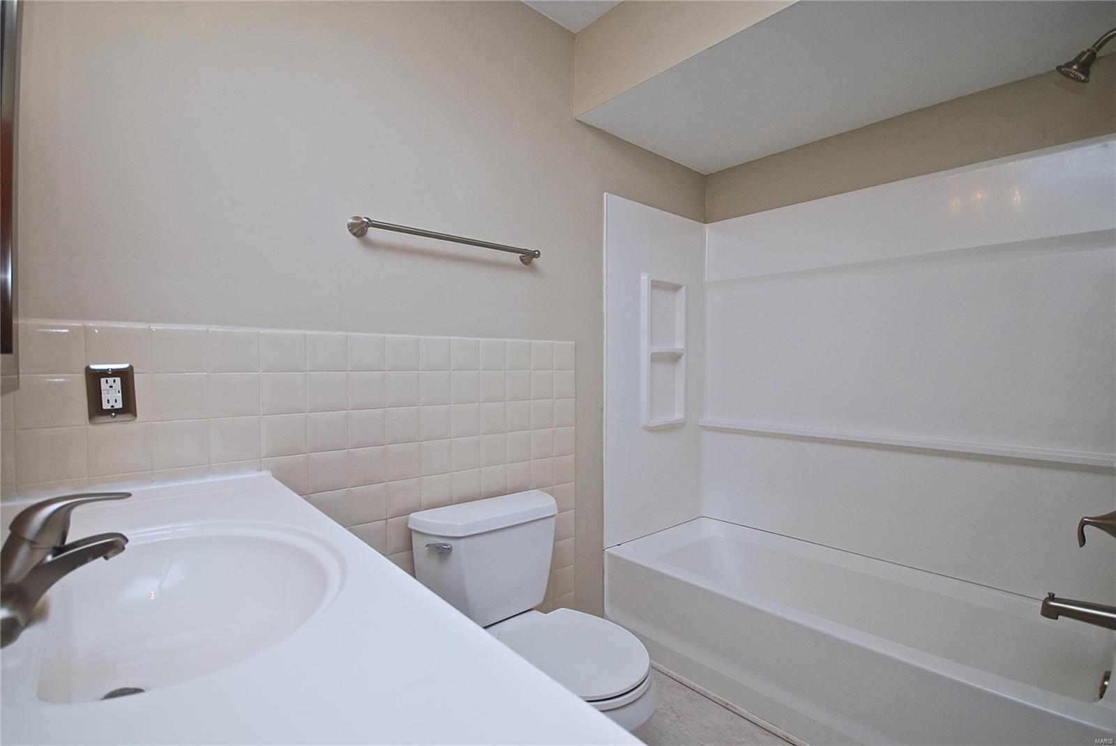 278 Portwind Place Ballwin, MO 63021 - Photo 12 of 24 Gallery Image 12