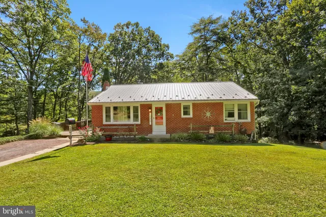 $190,000 | 344 East Broad Street, Williamstown, PA 17098