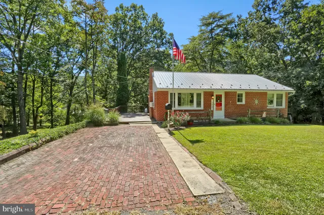 $190,000 | 344 East Broad Street, Williamstown, PA 17098