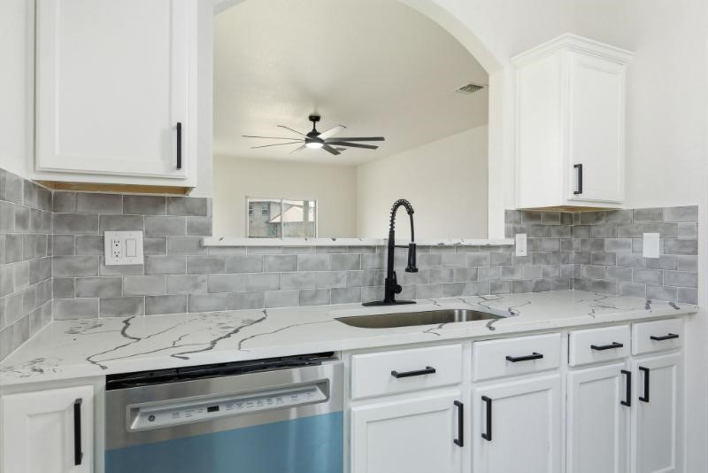 9723 Copper Rock Converse, TX 78109 - Photo 6 of 31