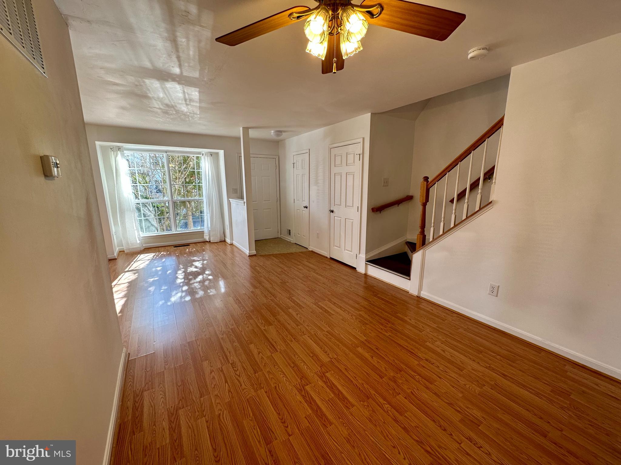 14134 Autumn Circle Centreville, VA 20121 - Photo 2 of 14 Living room