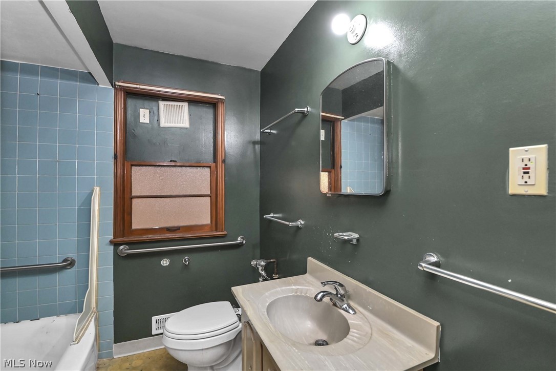 5891 Pearl Road Parma Heights, OH 44130 - Photo 25 of 31 Gallery Image 25