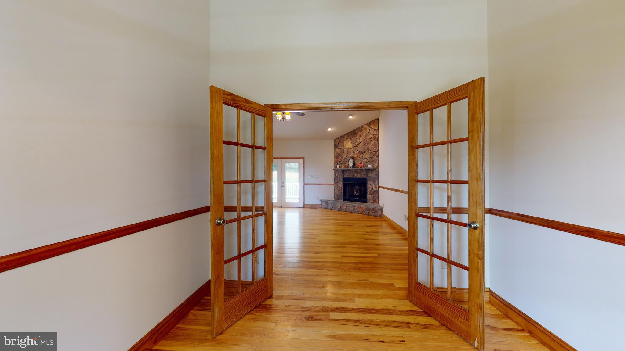 1096 CCC Road Linden, VA 22642 - Photo 16 of 45 Office doors to close when quiet is needed