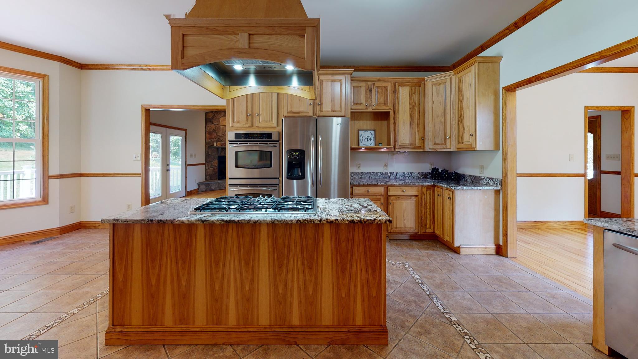 1096 CCC Road Linden, VA 22642 - Photo 34 of 45 Large cooktop, granite and double ovens