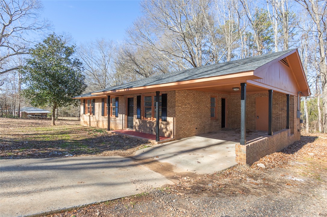 1417 Whiten Road Belton, SC 29627 - Photo 3 of 35