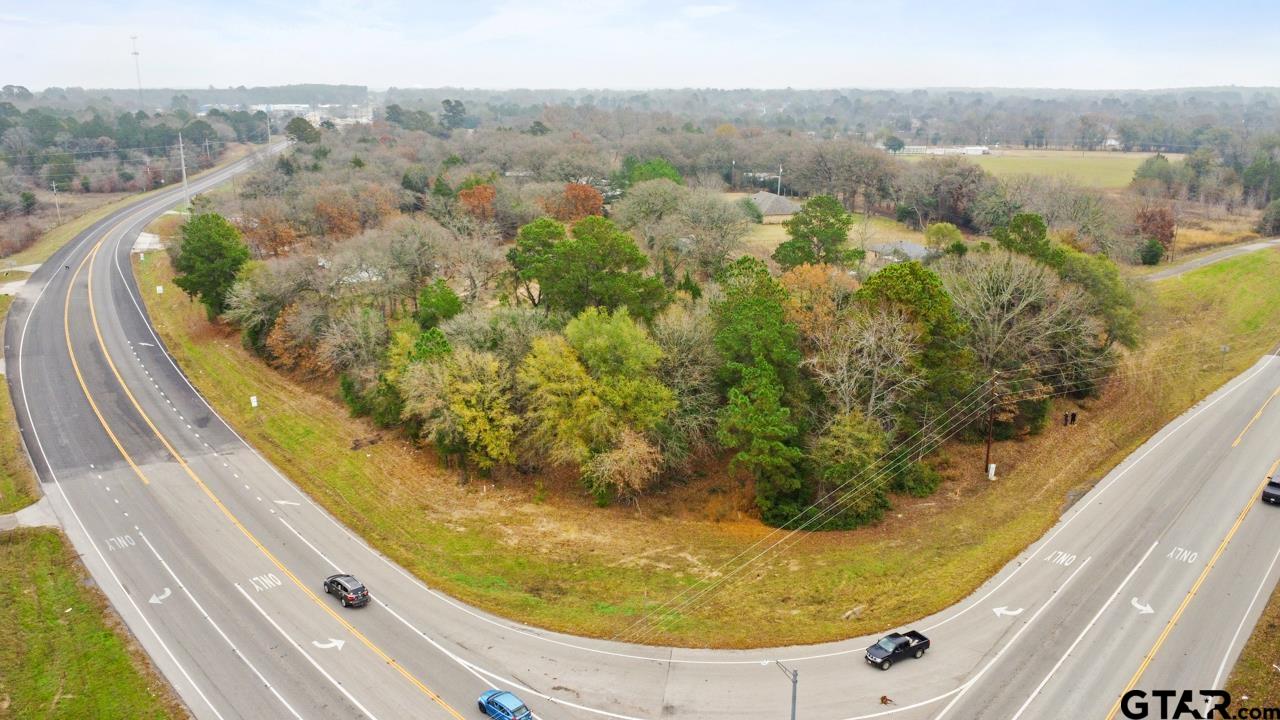 564 West Loop 564 Mineola, TX 75773 - Photo 5 of 10 a view of a lake from a balcony