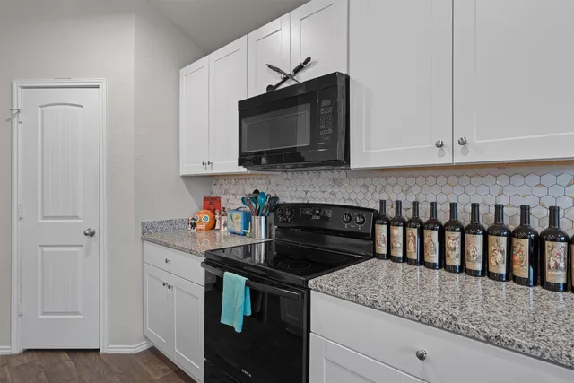 $2,000 | 12701 Brahmin Drive, Austin, TX 78724