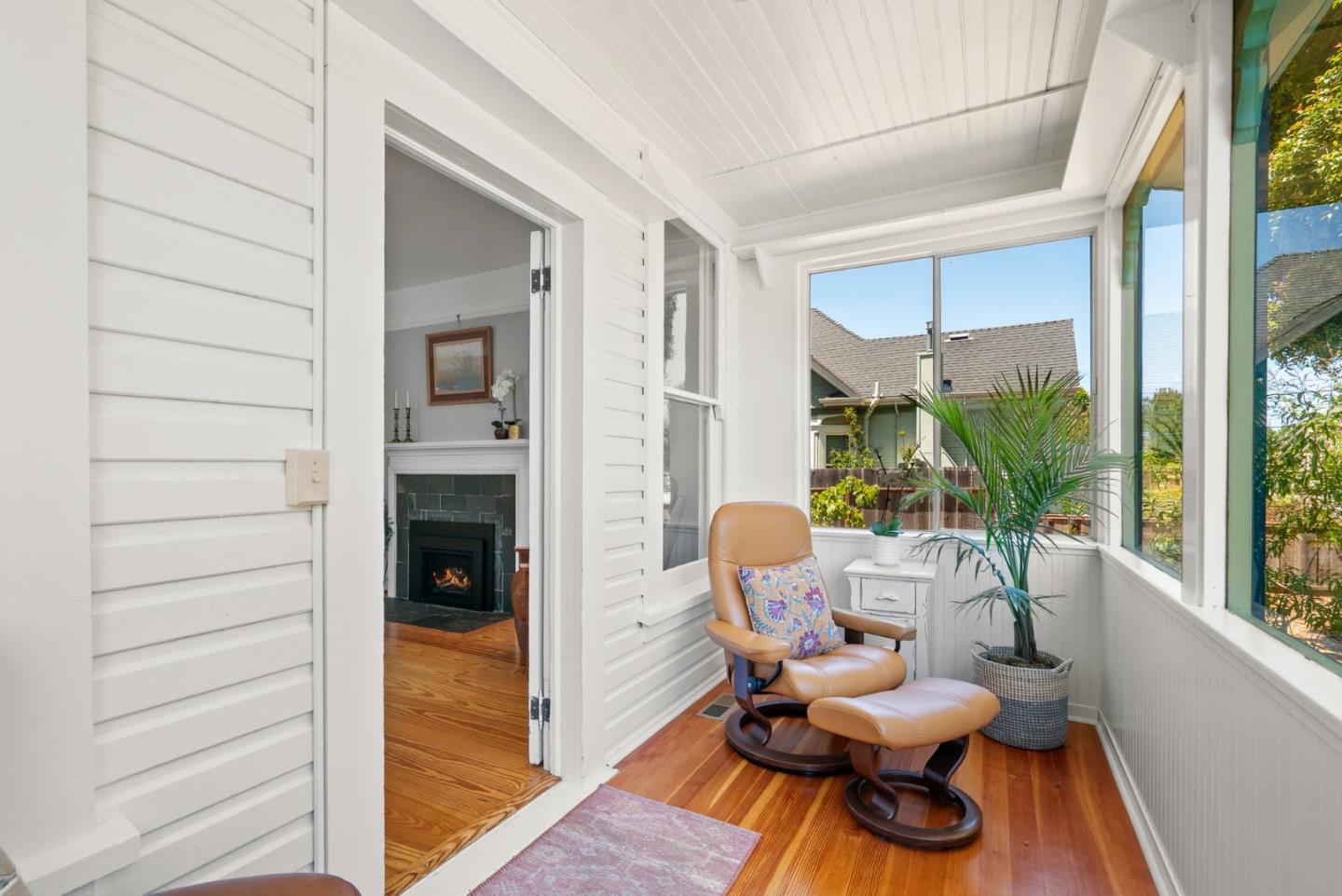 505 Cayuga Street Santa Cruz, CA 95062 - Photo 13 of 57 a living room with furniture and a gate