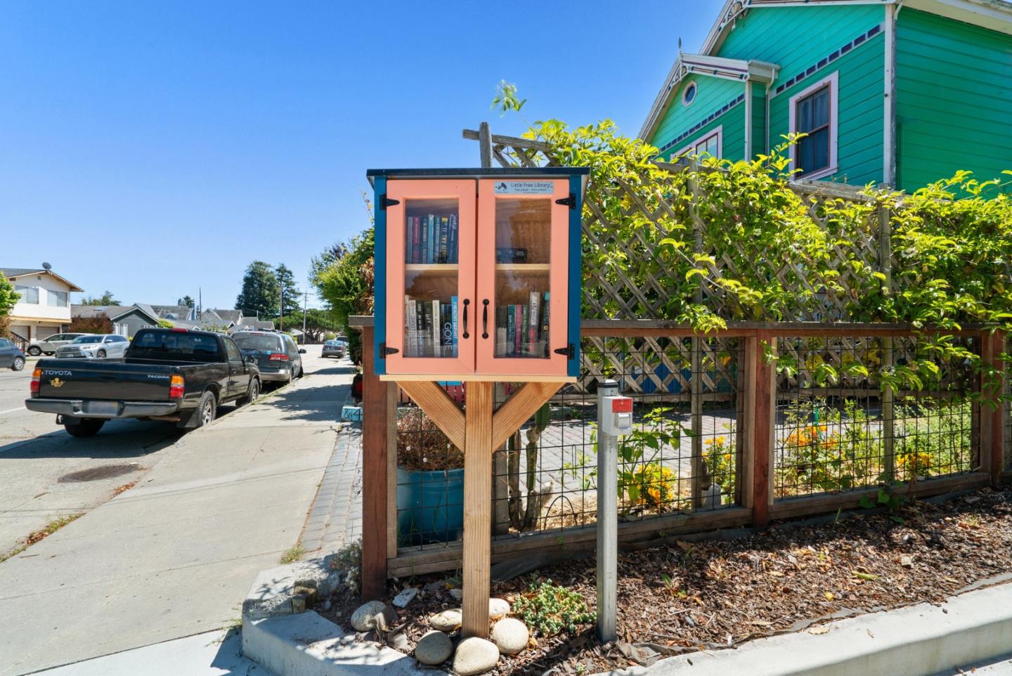 505 Cayuga Street Santa Cruz, CA 95062 - Photo 54 of 57 a front view of a house with a yard