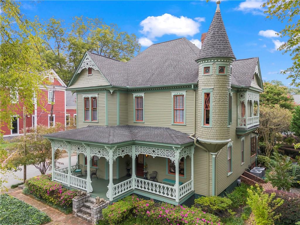 620 Boulevard Southeast Atlanta, GA 30312 - Photo 1 of 1 a front view of a house with a yard