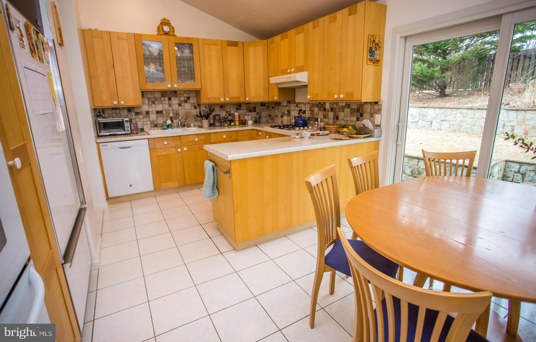 6821 Persimmon Tree Road Bethesda, MD 20817 - Photo 8 of 14