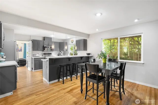 $950,000 | 16267 16th Avenue Southwest, Burien, WA 98166