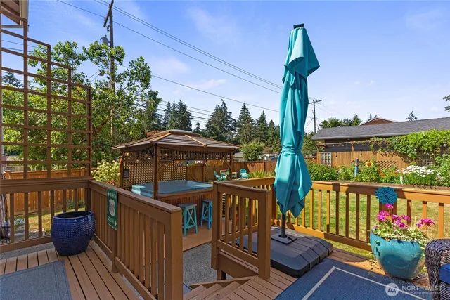 $950,000 | 16267 16th Avenue Southwest, Burien, WA 98166