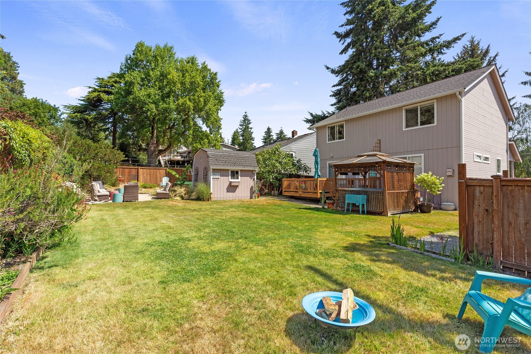 16267 16th Avenue Southwest Burien, WA 98166 - Photo 32 of 40 a house view with a garden space