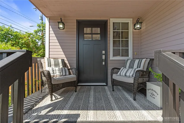 $950,000 | 16267 16th Avenue Southwest, Burien, WA 98166