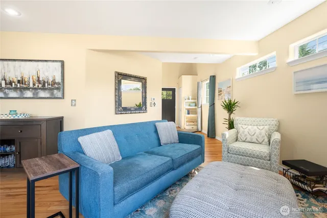 $950,000 | 16267 16th Avenue Southwest, Burien, WA 98166