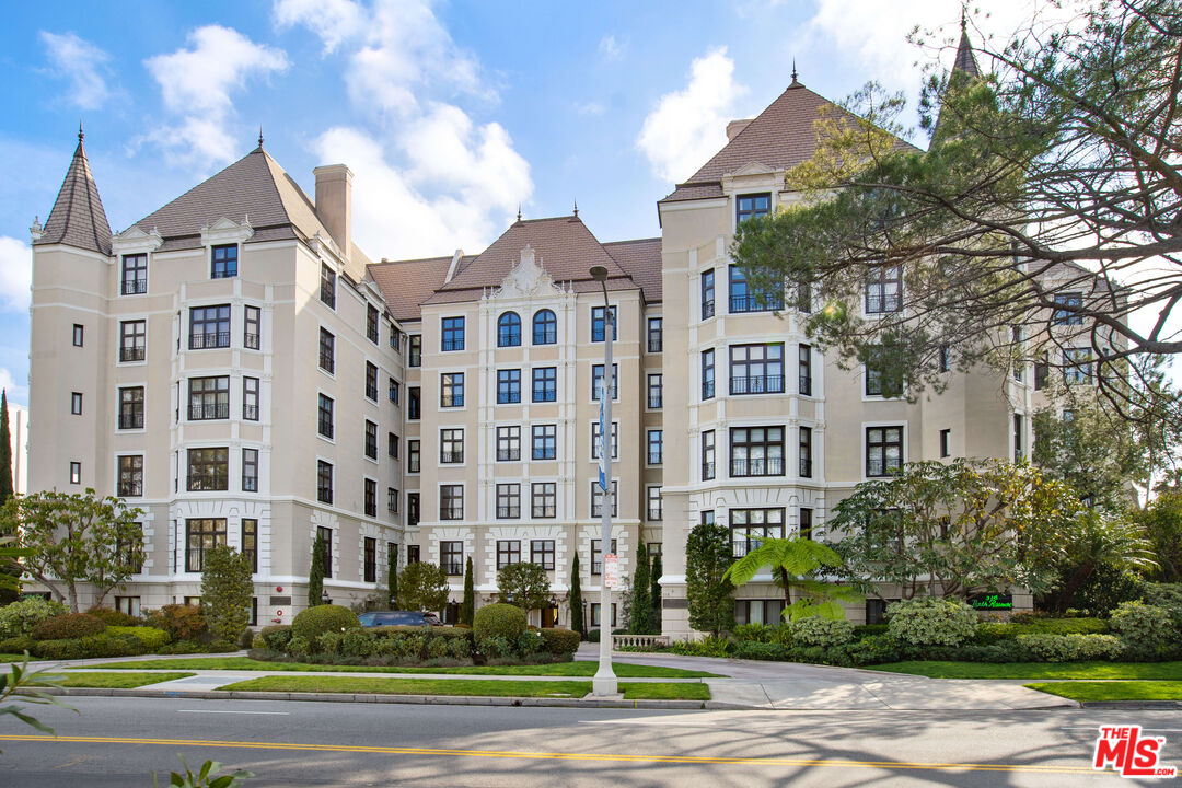 316 North Rossmore Ave Unit 100  