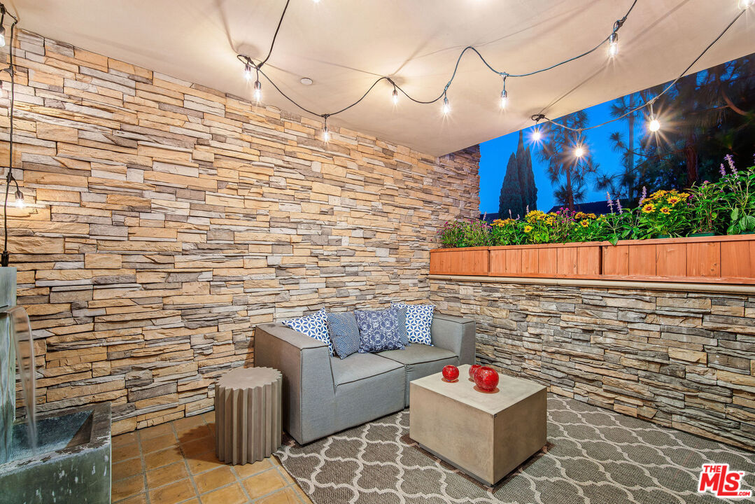 1420 South Bundy Drive, Unit 101 Los Angeles, CA 90025 - Photo 21 of 37