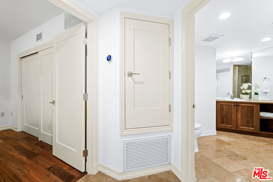 1420 South Bundy Drive, Unit 101 Los Angeles, CA 90025 - Photo 33 of 37