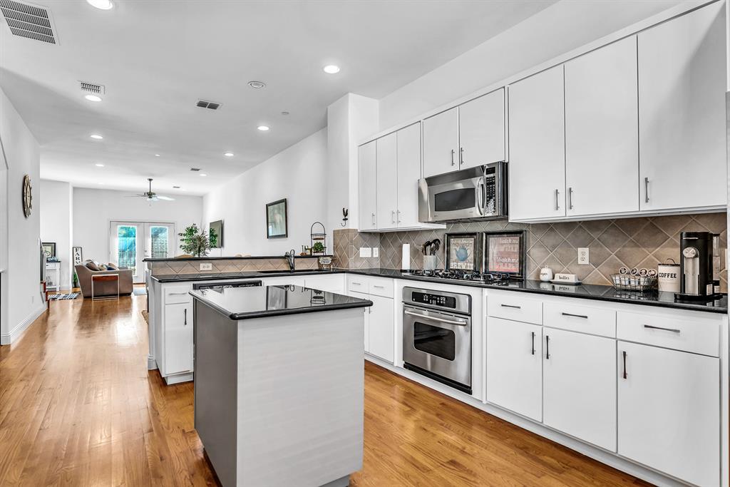 100 Alread Court Fort Worth, TX 76102 - Photo 14 of 38